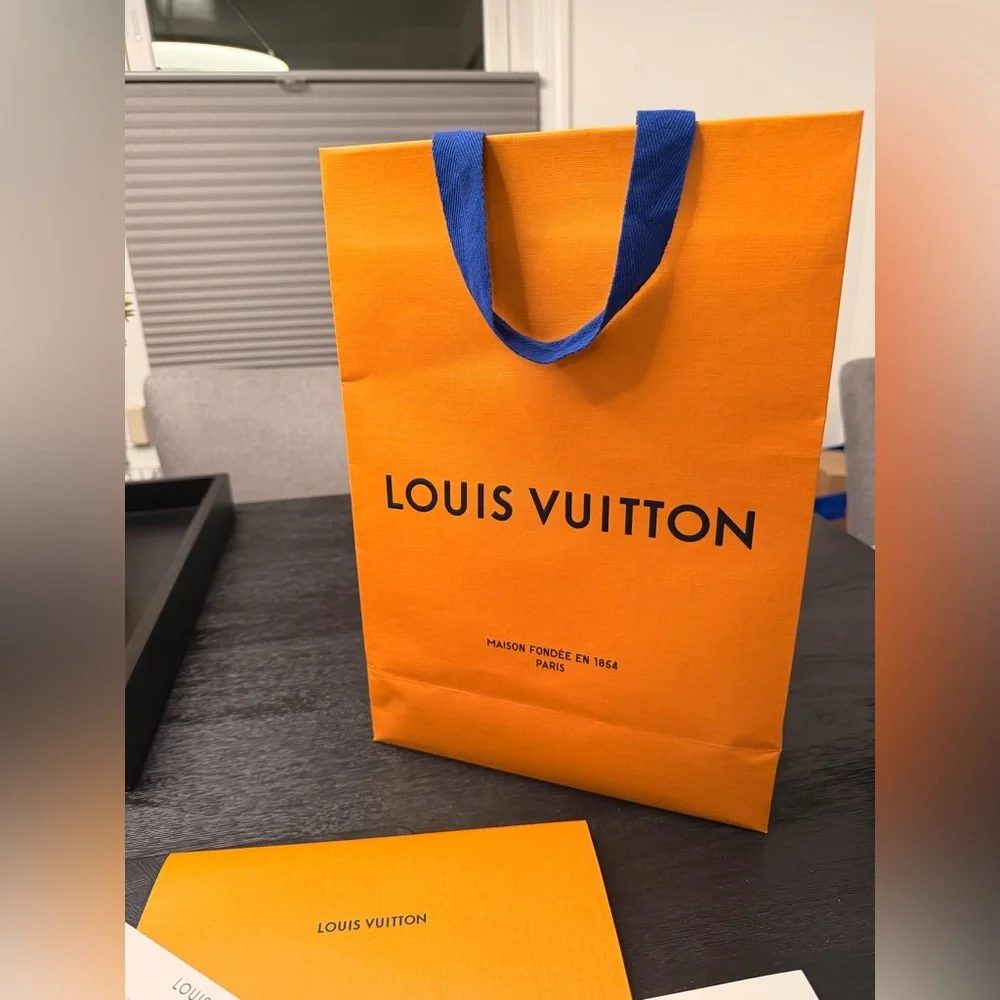 Louis Vuitton Shopping Bag with ribbon, smaller gift bag and gift tag. - Picture 8 of 9